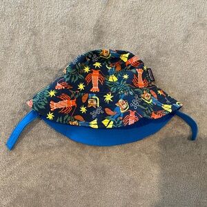EUC 0-3M Patagonia Baby Sun Bucket Hat in Reversible Blue/Lobster Print